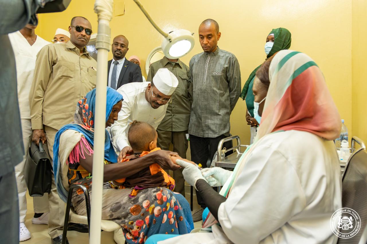 Maréchal Mahamat Idriss Deby Itno en visite surprise dans les hôpitaux : un Président au chevet des malades