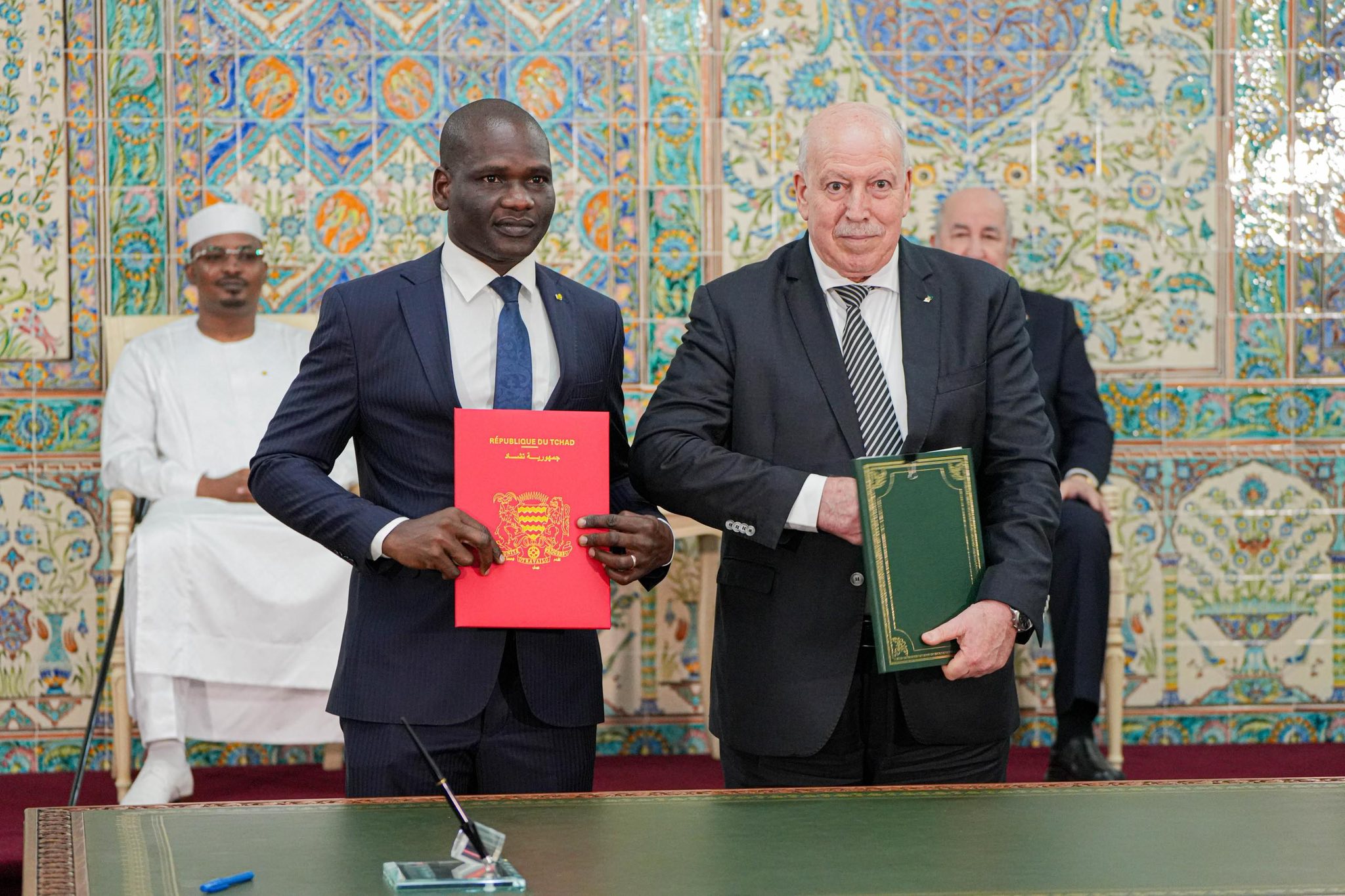Les Présidents Mahamat Idriss Déby Itno et Abdelmadjid Tebboune scellent un partenariat stratégique historique entre le Tchad et l’Algérie