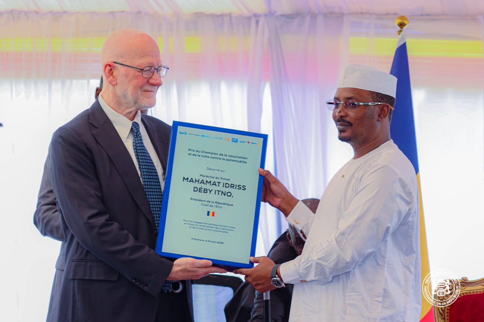 Le Président Mahamat Idriss Déby Itno distingué « Champion de la vaccination » dans le Bassin du Lac-Tchad